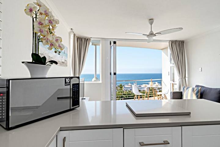 Chakas Cove 99 Kitchen